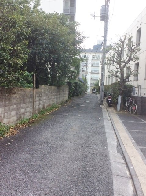 FRESCA神宮前 ビル周辺道路
