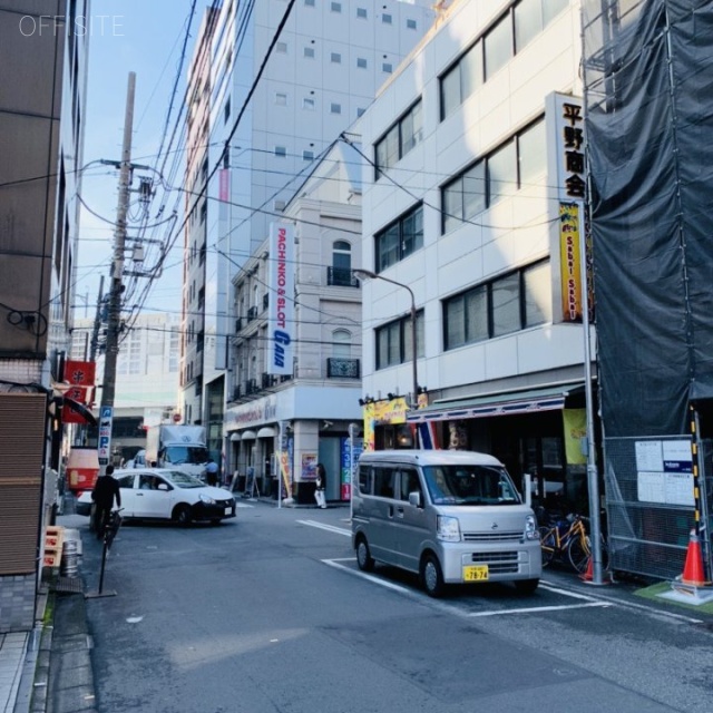 神田駅前SKビル ビル前面道路