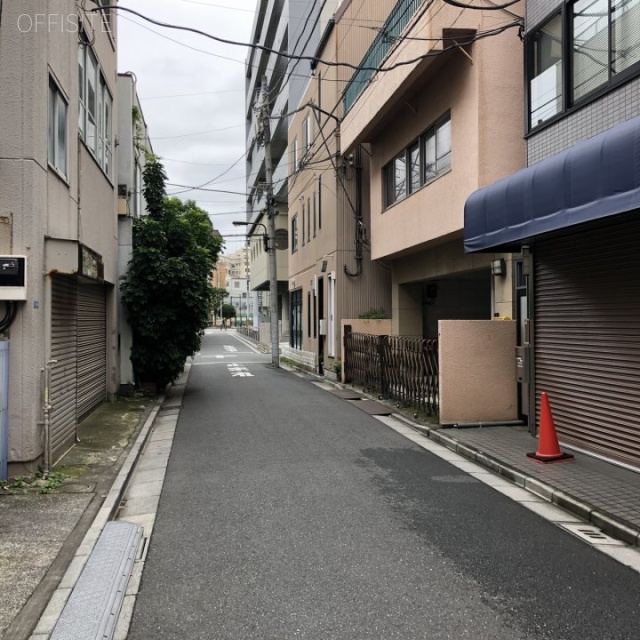 林ビル ビル前面道路