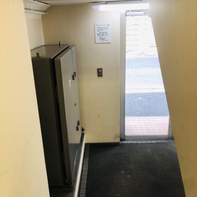 新橋ホリイビル エントランス