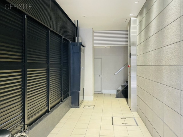 元大ビル　エントランス