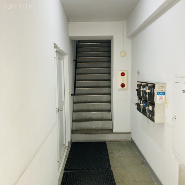 力丸ビル 階段