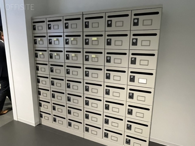 明治薬科大学剛堂会館 エントランス