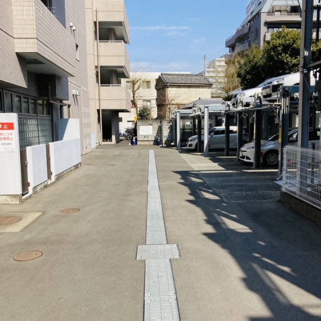 一清ビル本館 駐車場