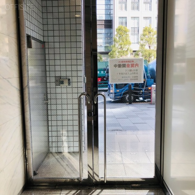 渡辺商事赤坂ビル エントランス