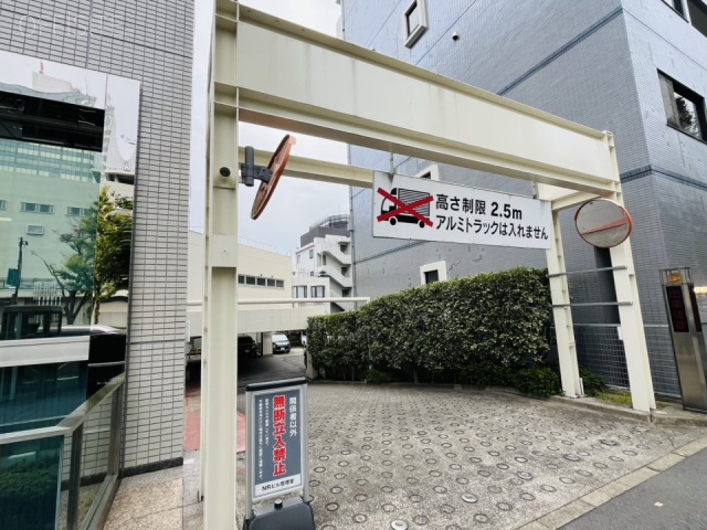 NRビル　駐車場