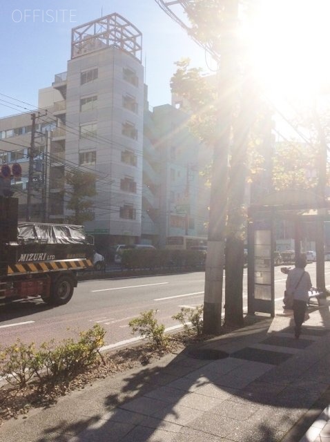 エムエムワイビル ビル周辺道路