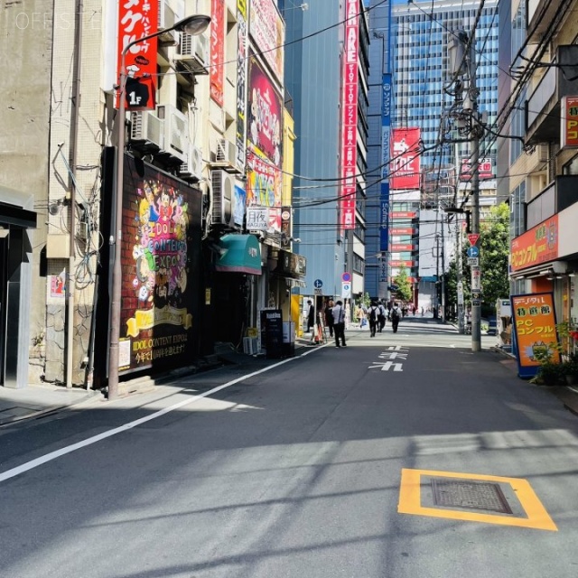 BOXRAKIBA(ボクサールアキバ) 前面道路