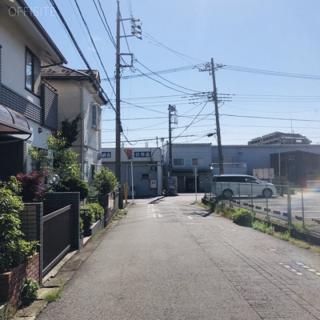 インテリアビル ビル前面道路