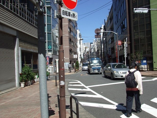 神田川善ビル ビル前面道路