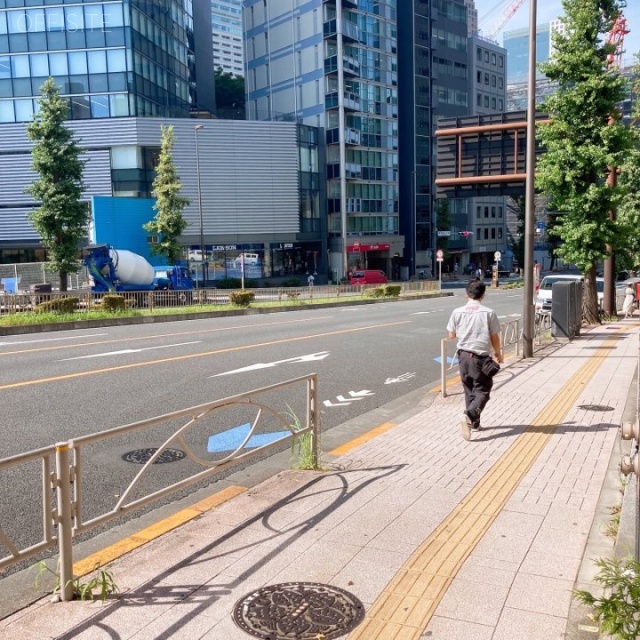 いんなあとりっぷビル ビル全面道路