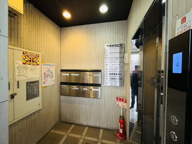 やまかわビル　エントランス