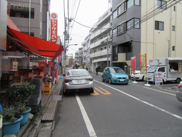 伊勢光ビル ビル前面道路