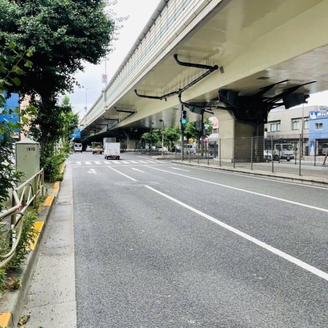 トウセン池袋ビル ビル前面道路