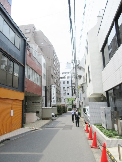 タカナミビル ビル前面道路