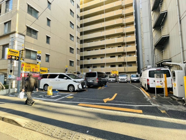 内田ビル 付近にコインパーキング