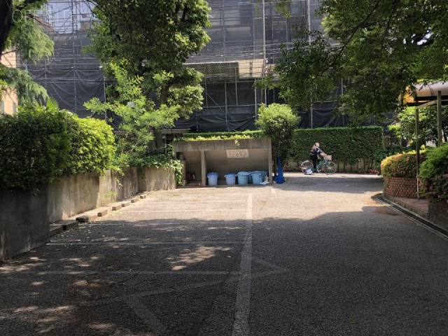ザ・テラス ビル前面道路