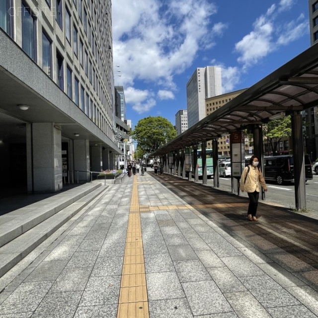 電力ビル本館ビル 前面歩道