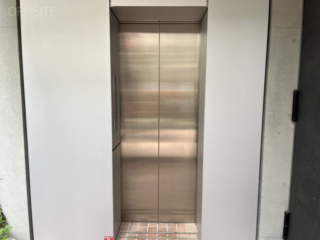 KRKビル　エントランス