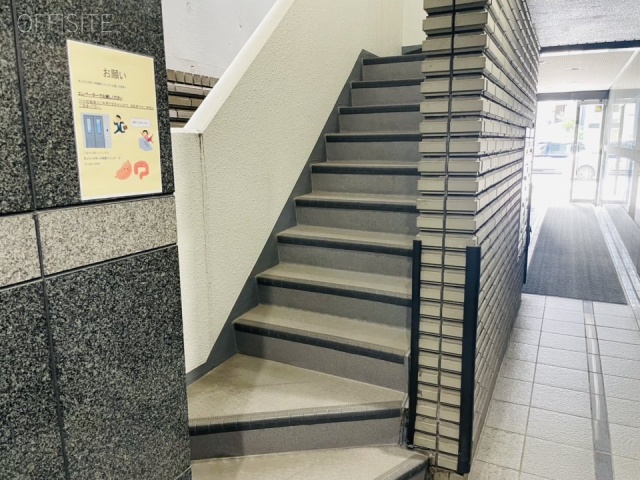浅草橋金子ビル　階段
