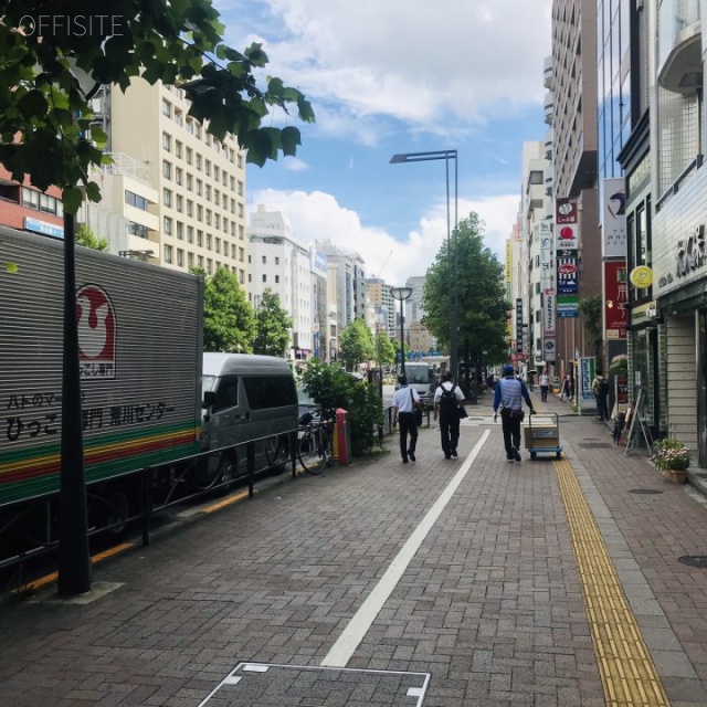 久保ビル ビル前面道路