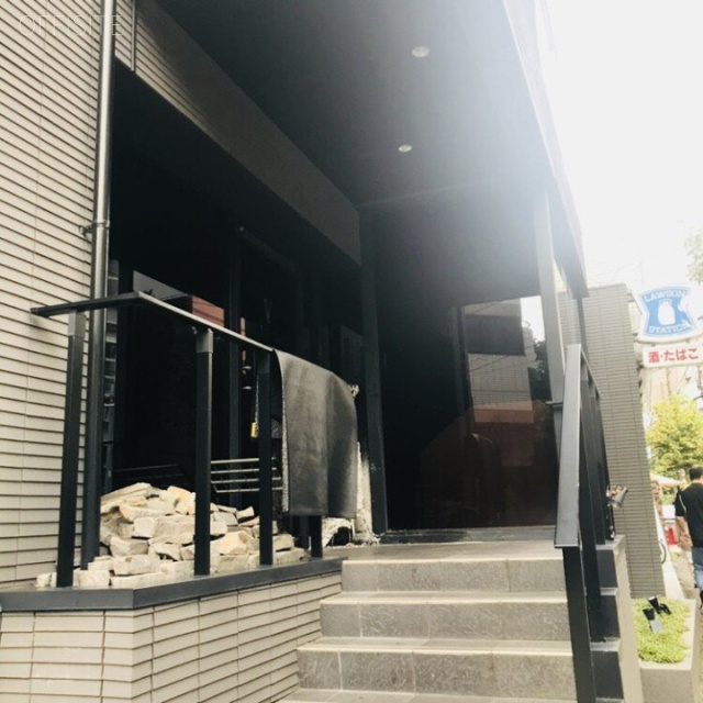 青山ホワイトアドビービル エントランス