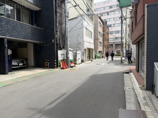 全漁業ビル　前面道路