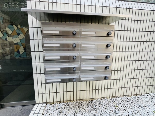 文芸社新宿御苑ビル エントランス