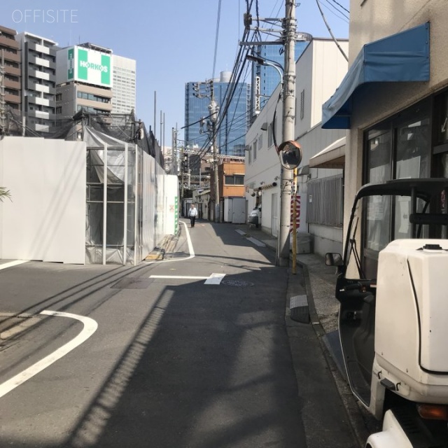 石田ビル ビル前面道路