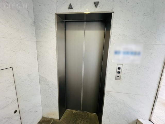 林五ビル エントランス