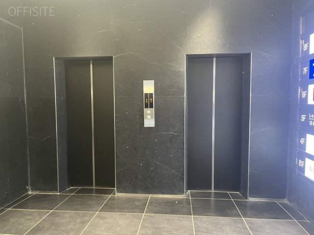 ヒューリック銀座ワールドタウンビル　エントランス