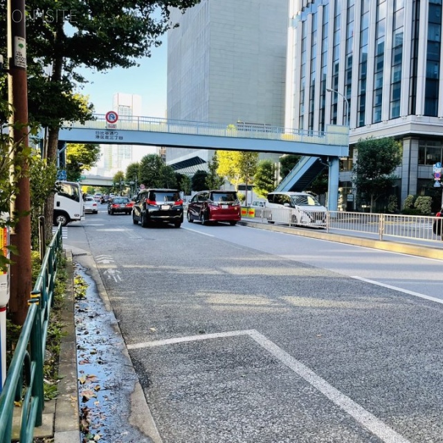 セレスティン芝三井ビル ビル前面道路