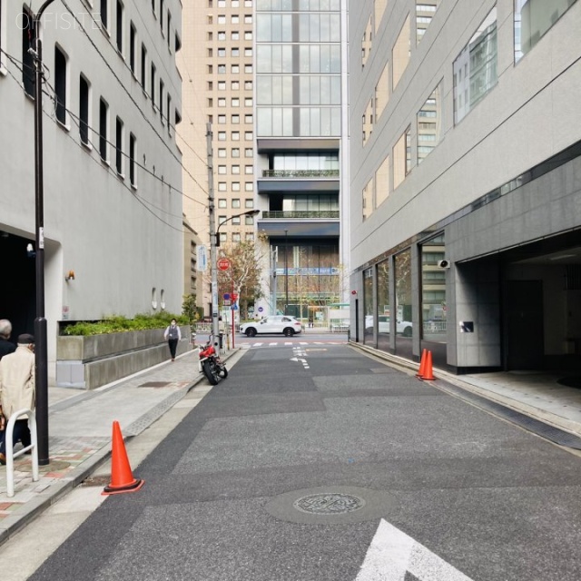 TSビル ビル前面道路