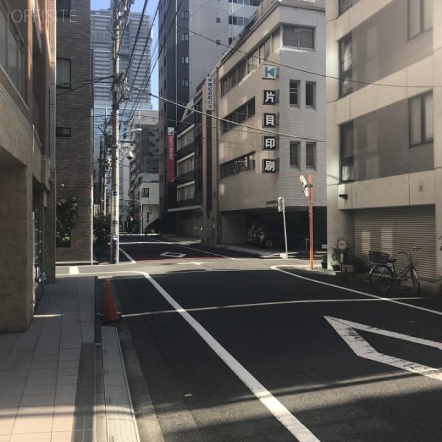 グランシティ日本橋浜町公園 ビル前面道路