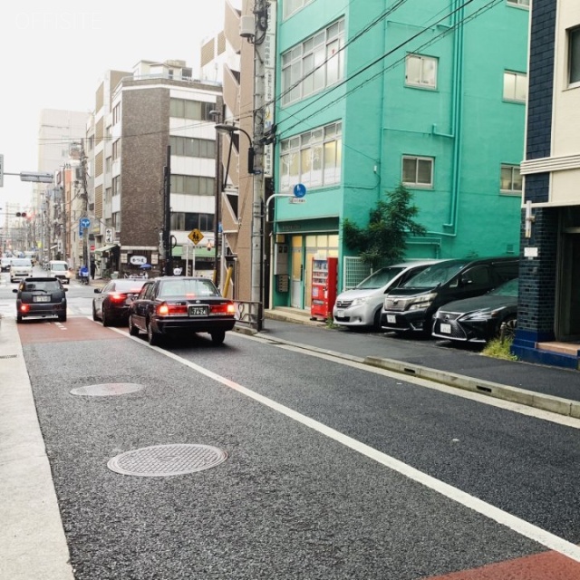 鶴文舎(かくぶんしゃ) ビル前面道路