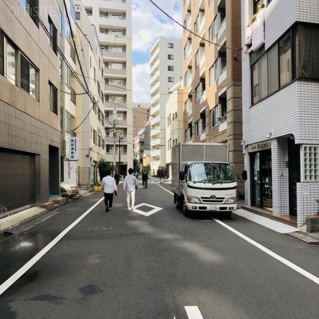 ビューハイツ日本橋 ビル前面道路