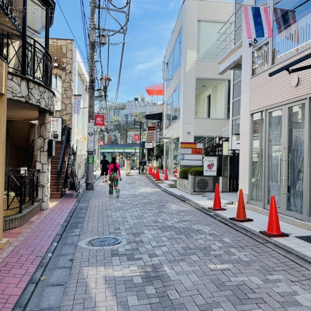 原宿ベルピアビル ビル前面道路