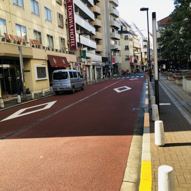 ステーションプラザタワー ビル前面道路