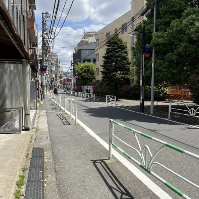 松山ビル 前面道路