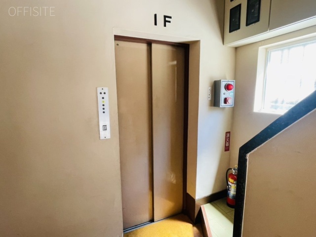 スギタビル エレベーター