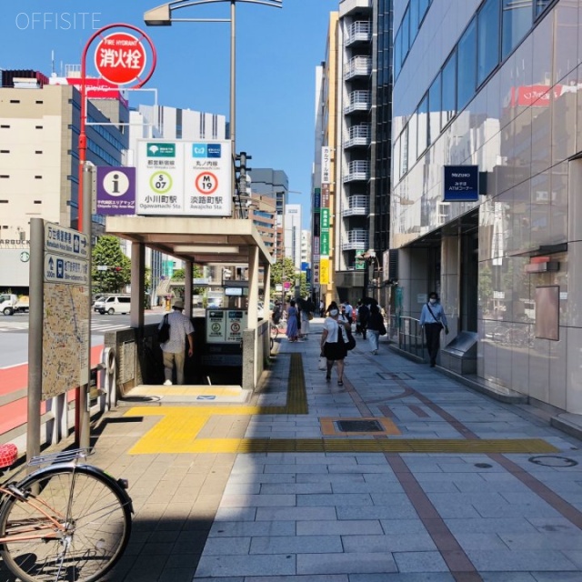 山甚ビル ビル前面道路