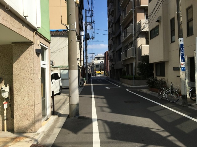 ポップビル ビル前面道路