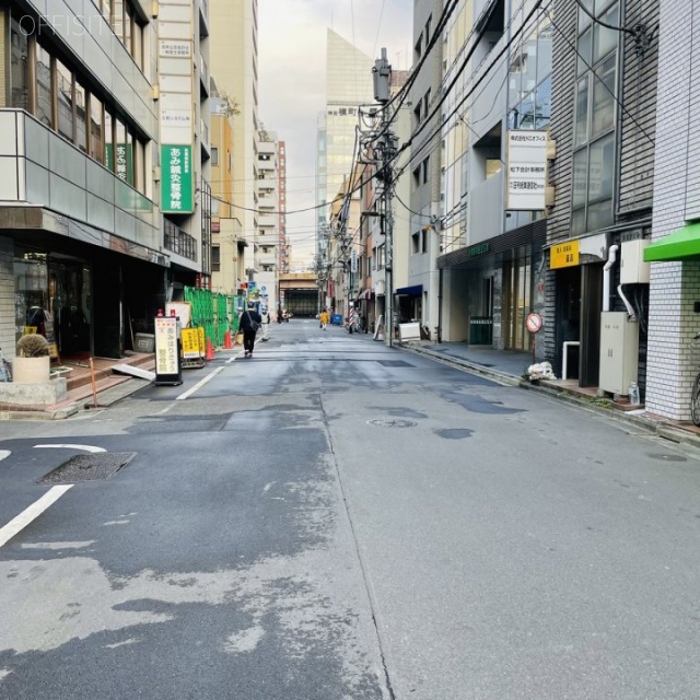 柴崎ビル ビル前面道路