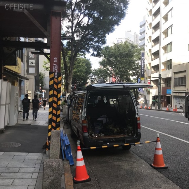 玉川屋ビル ビル前面道路