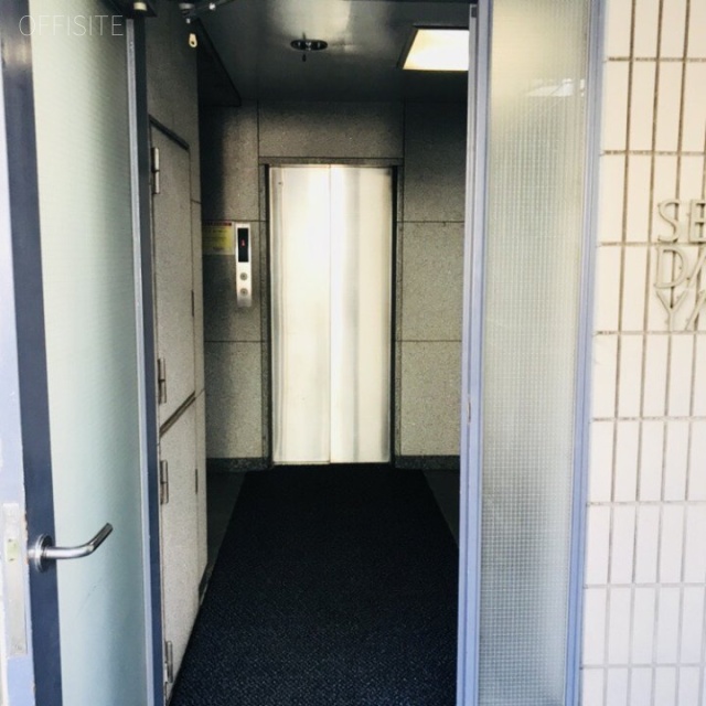 シーズ代官山ビル エントランス