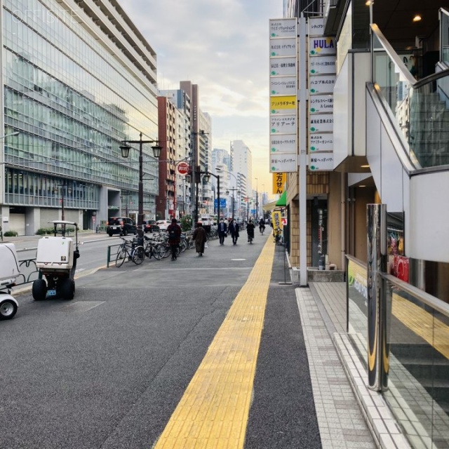 シティプラザ大久保 前面歩道