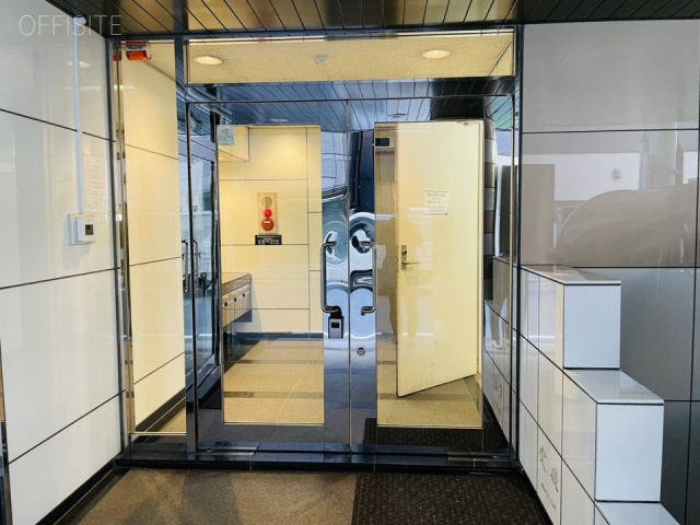 神田グレースビル　オフィスビル出入口