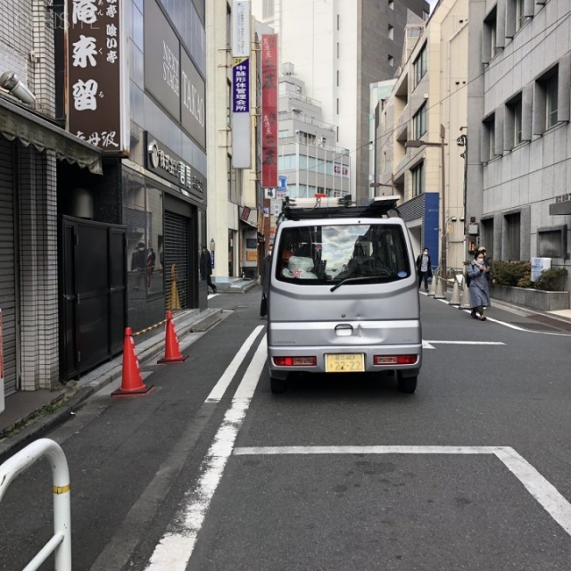 韓僑会館ビル ビル前面道路