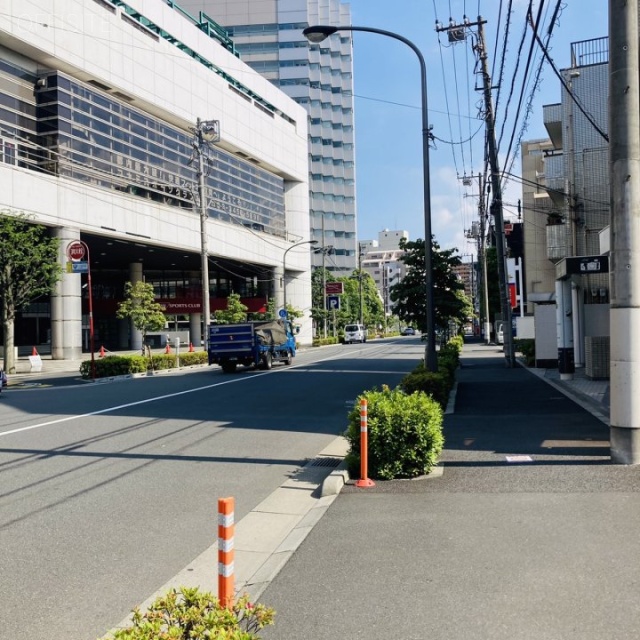 トーヨービル ビル前面道路