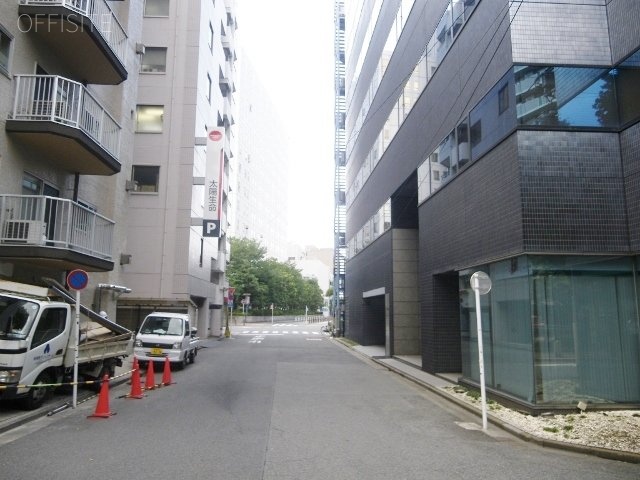 サトウ食品東京ビル ビル前面道路